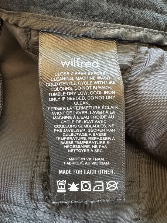 Wilfred Aritzia Shift Cargo Pant Relaxed barrel-leg crepe cargo pants in Black 8 - Picture 6 of 10